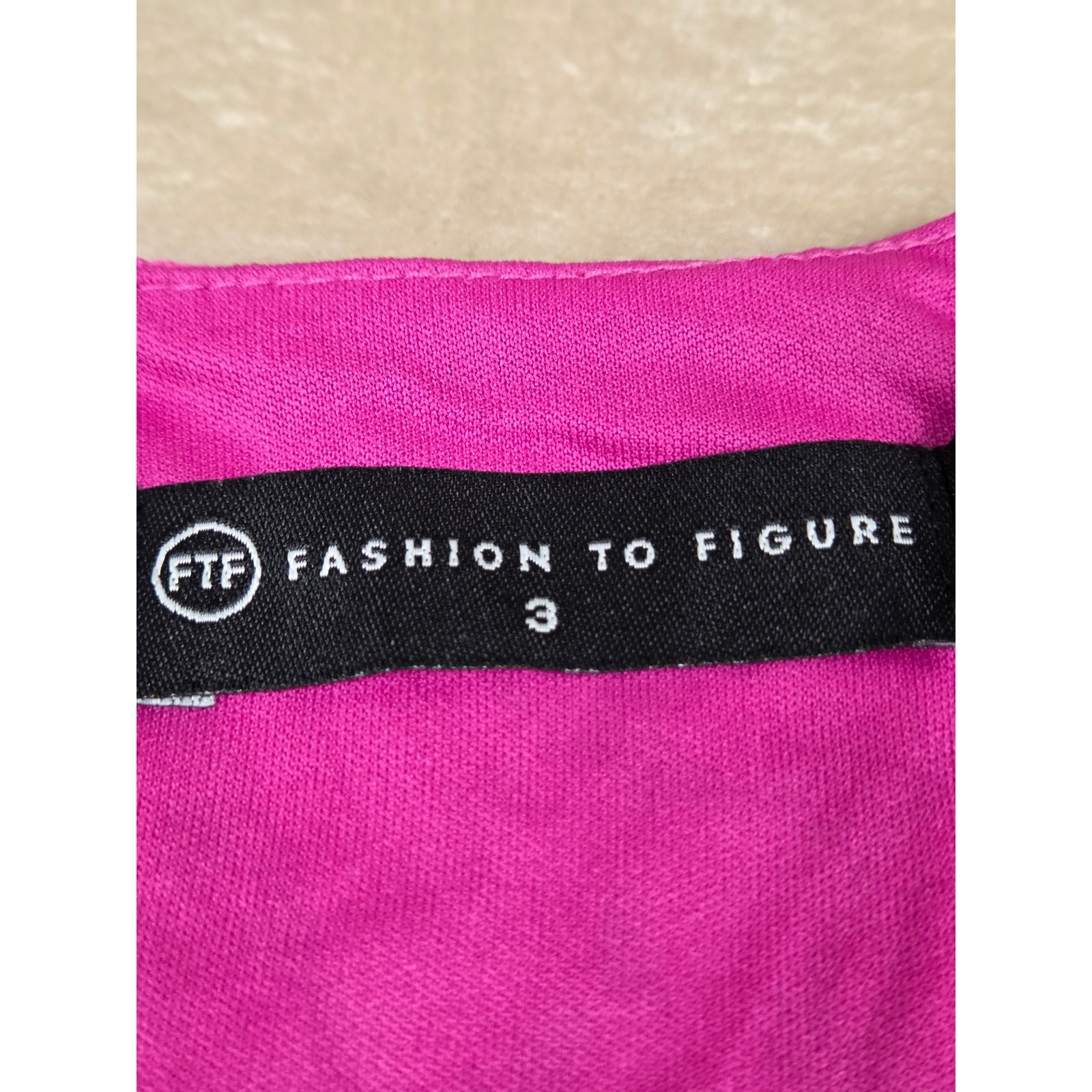Fashion To Figure Magenta Pink Floral Lace V-Neck Crop Top Blouse 3x Plus — image 2 of 8